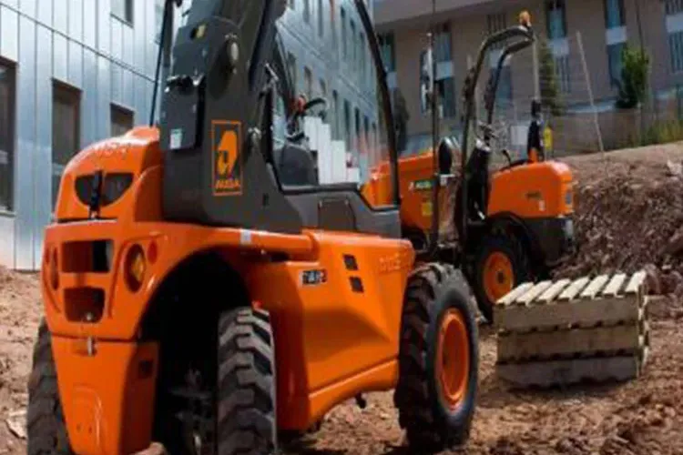 Como os pesos de enchimento do elevador melhoram a segurança e a eficiência do elevador?