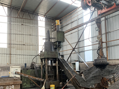 Oficina de briquetagem de cavacos de ferro da Zunhua Shengjian Fanrong Machinery entra oficialmente em produção